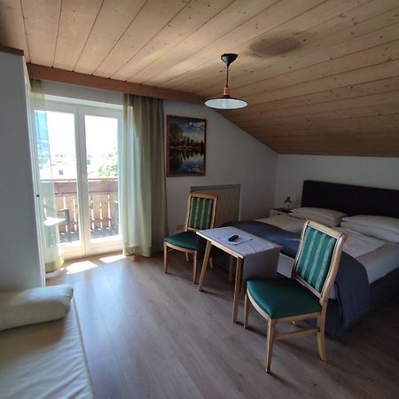 Garni Hattlerhof B&B Bruneck Exteriör bild