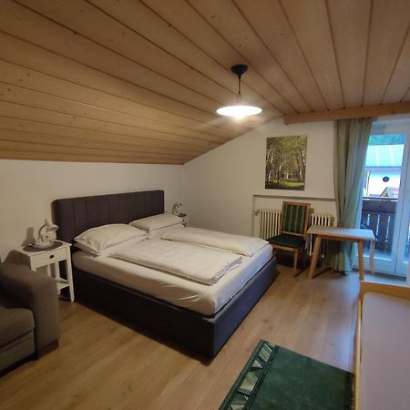 Garni Hattlerhof B&B Bruneck Exteriör bild