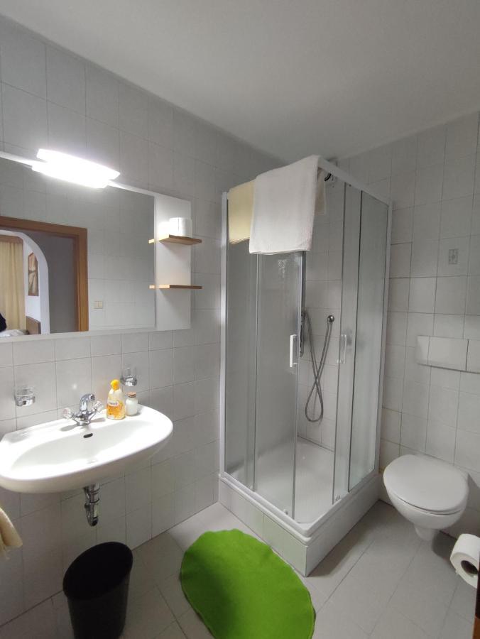 Garni Hattlerhof B&B Bruneck Exteriör bild