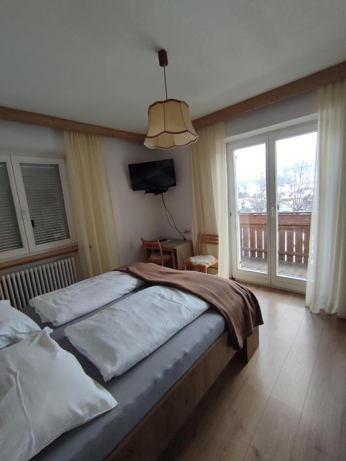 Garni Hattlerhof B&B Bruneck Exteriör bild