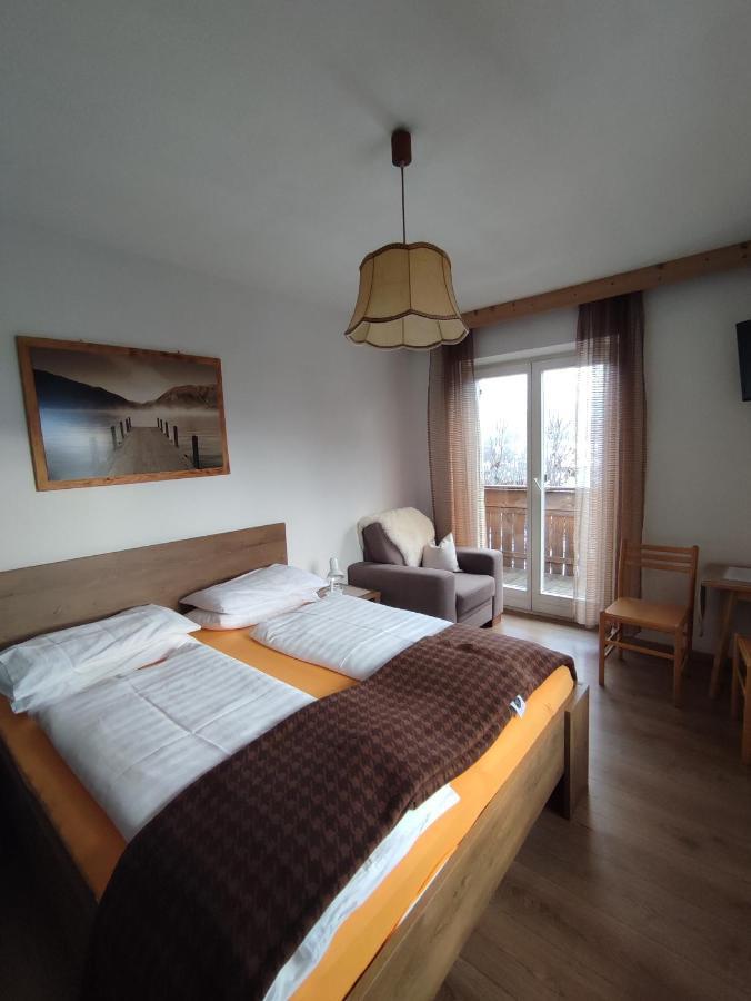 Garni Hattlerhof B&B Bruneck Exteriör bild