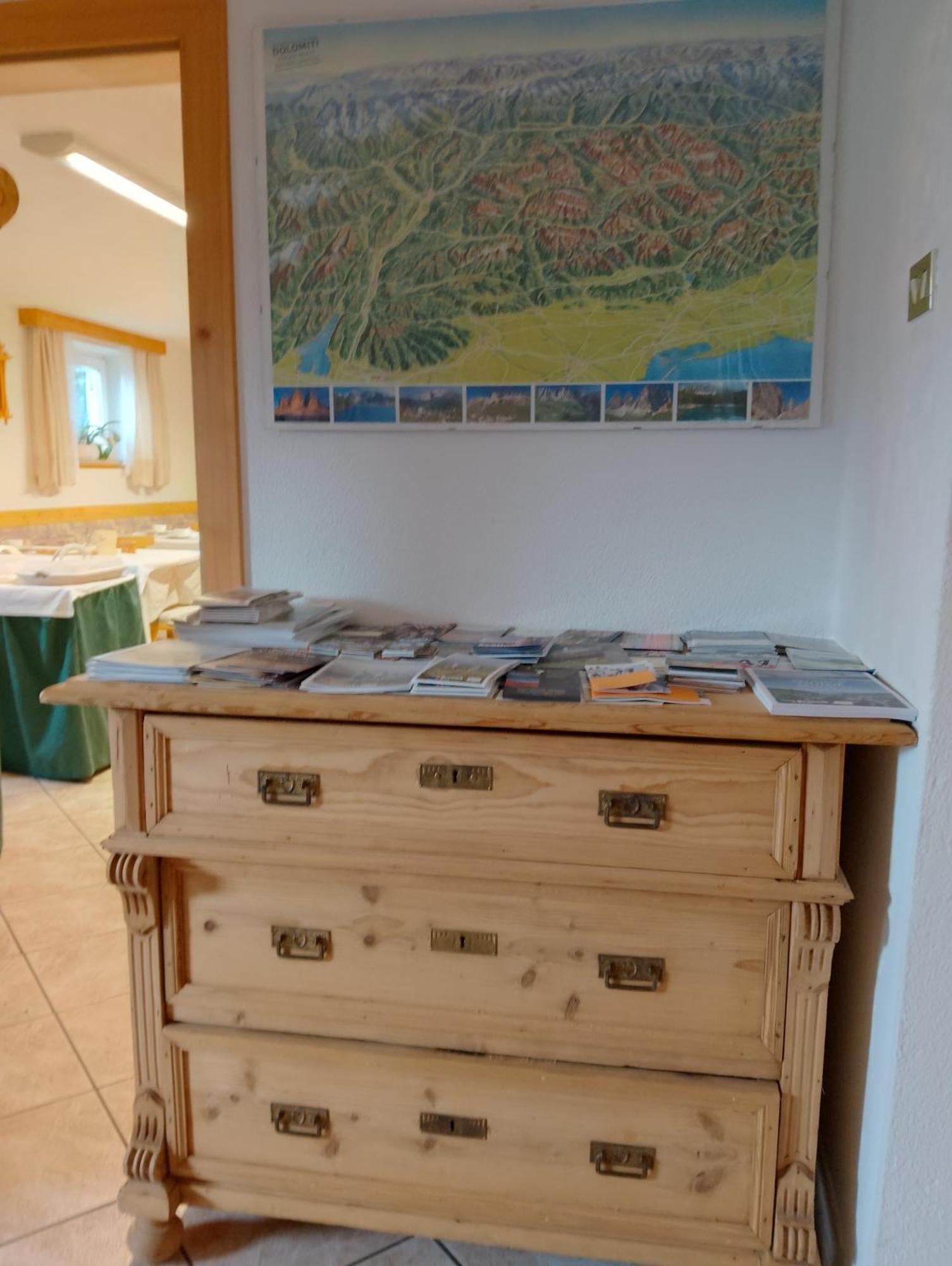 Garni Hattlerhof B&B Bruneck Exteriör bild