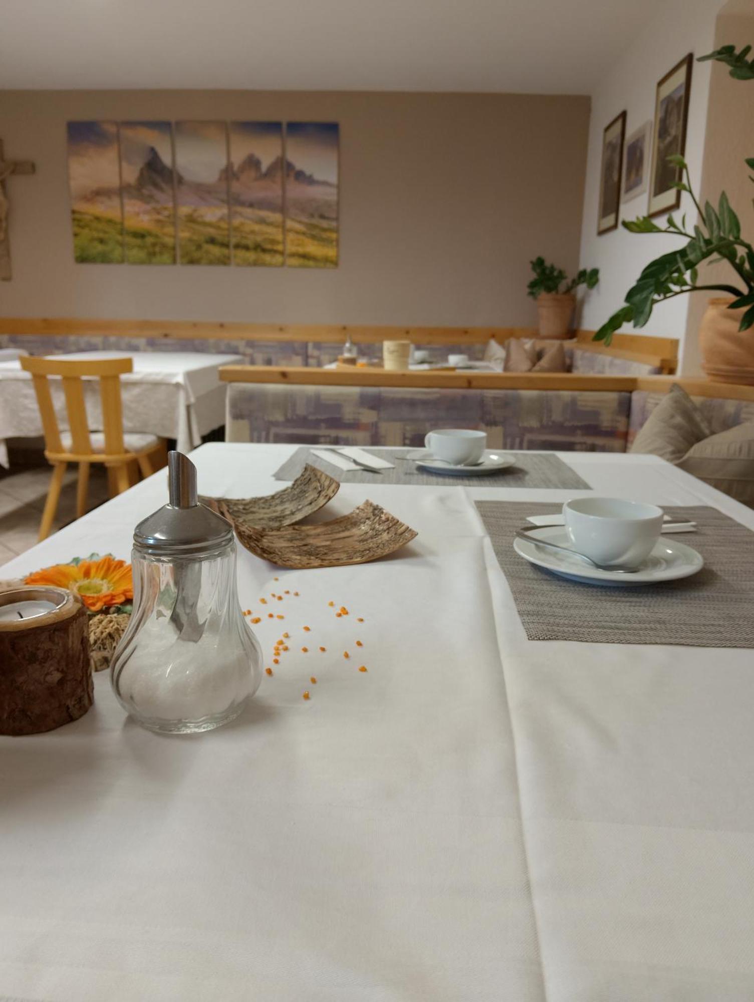 Garni Hattlerhof B&B Bruneck Exteriör bild