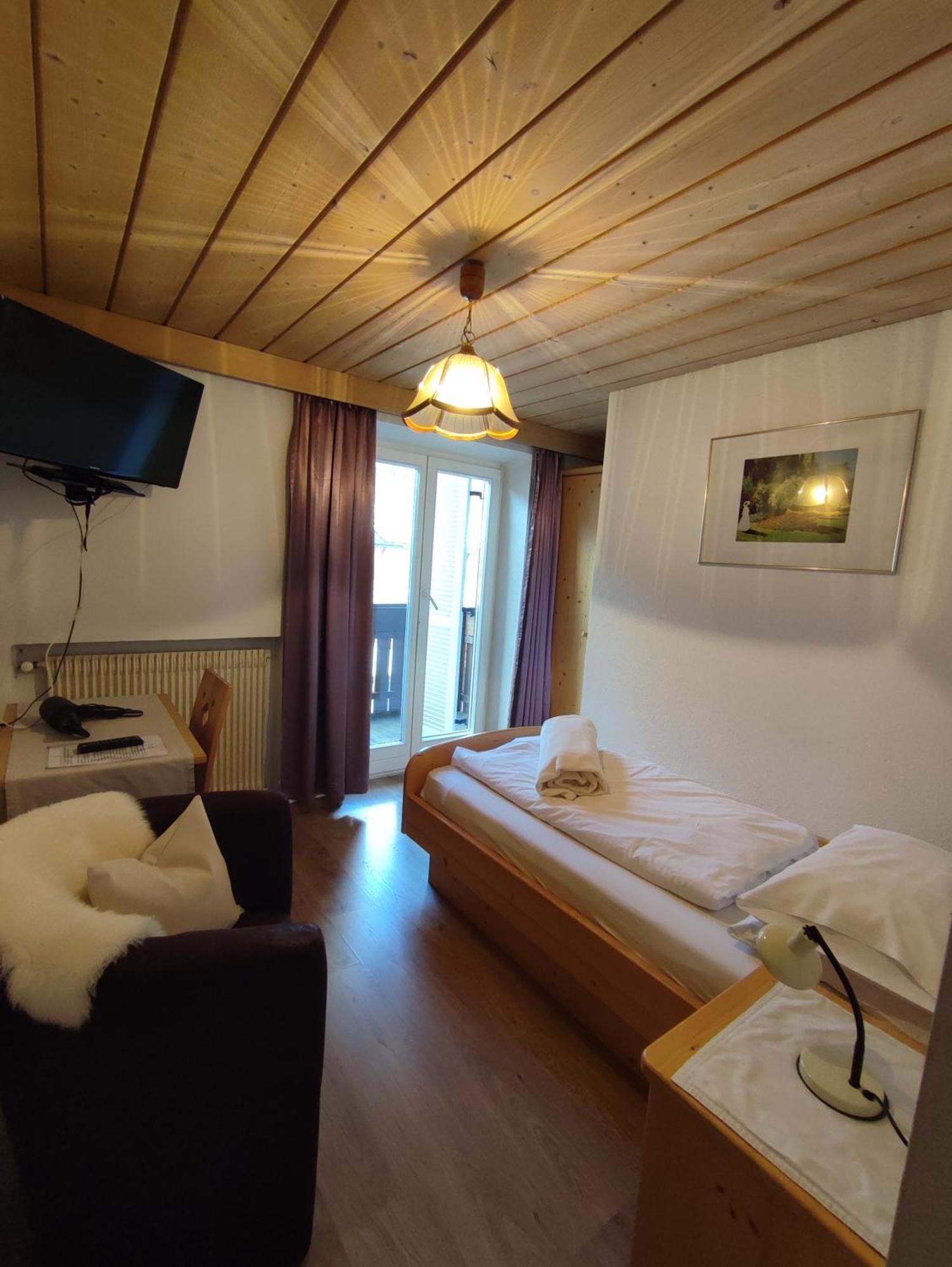 Garni Hattlerhof B&B Bruneck Exteriör bild