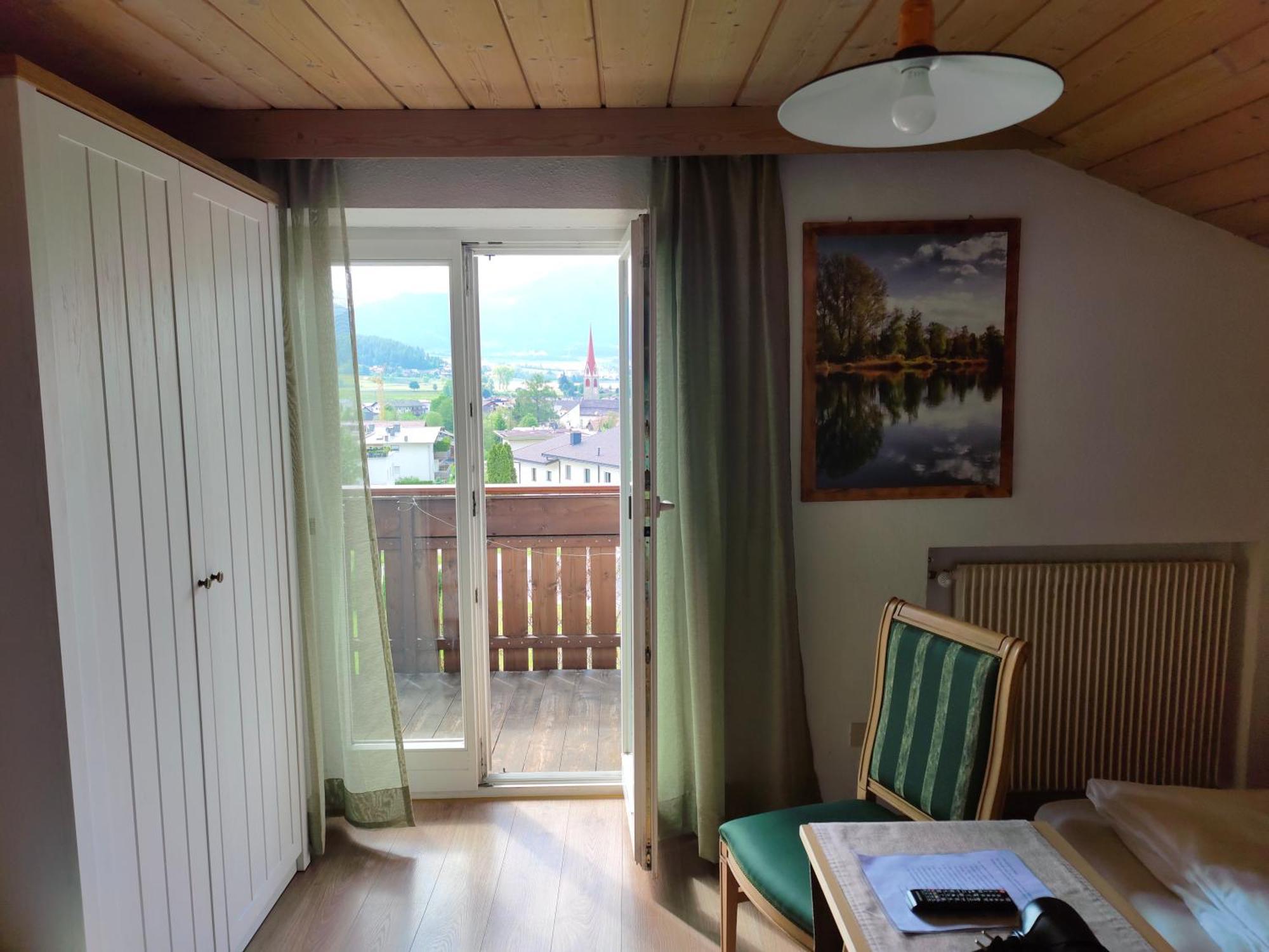 Garni Hattlerhof B&B Bruneck Exteriör bild