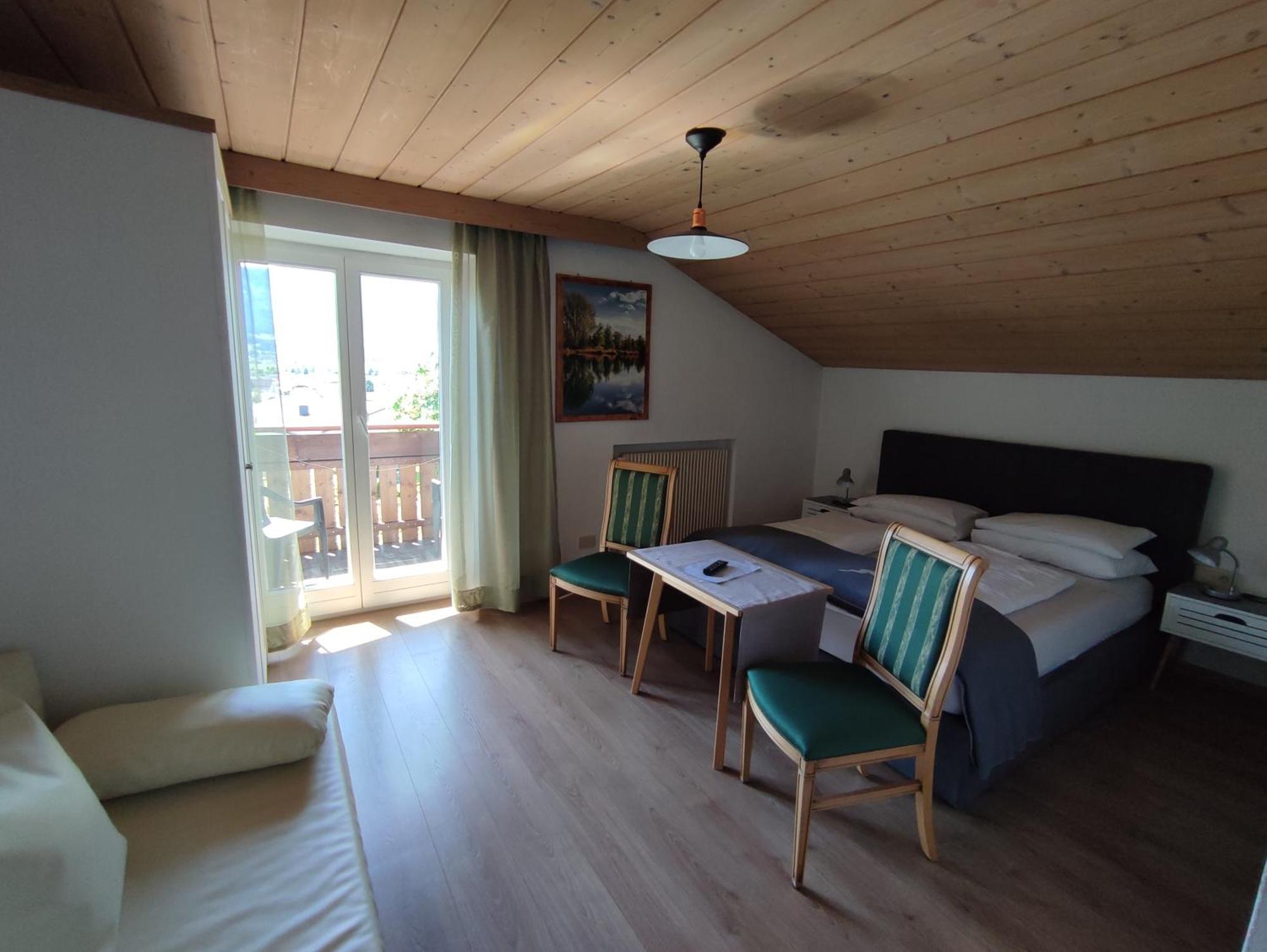 Garni Hattlerhof B&B Bruneck Exteriör bild