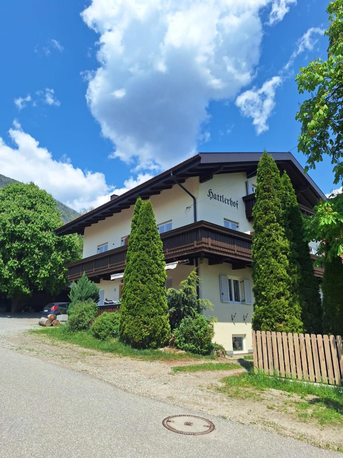 Garni Hattlerhof B&B Bruneck Exteriör bild