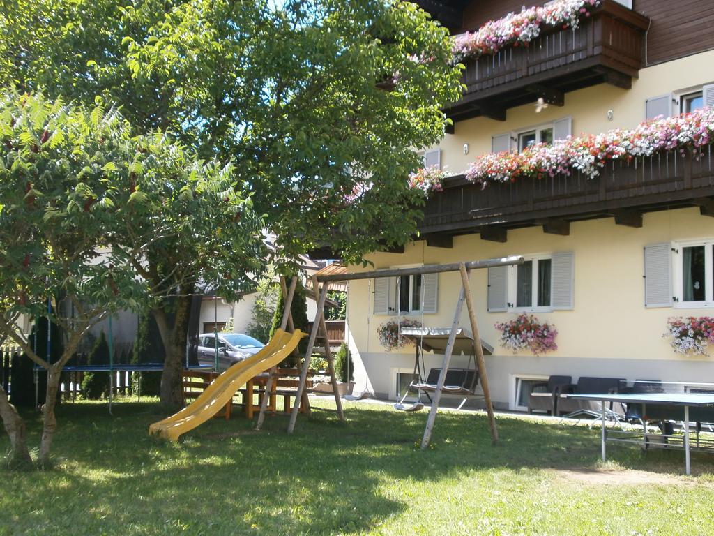Garni Hattlerhof B&B Bruneck Exteriör bild