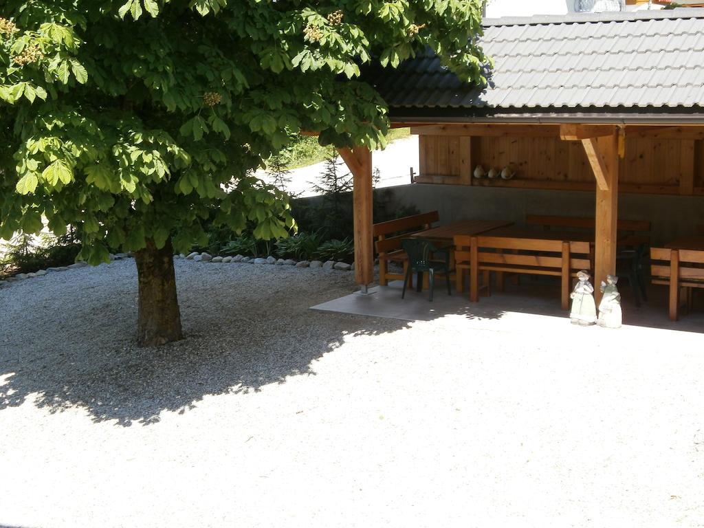Garni Hattlerhof B&B Bruneck Exteriör bild