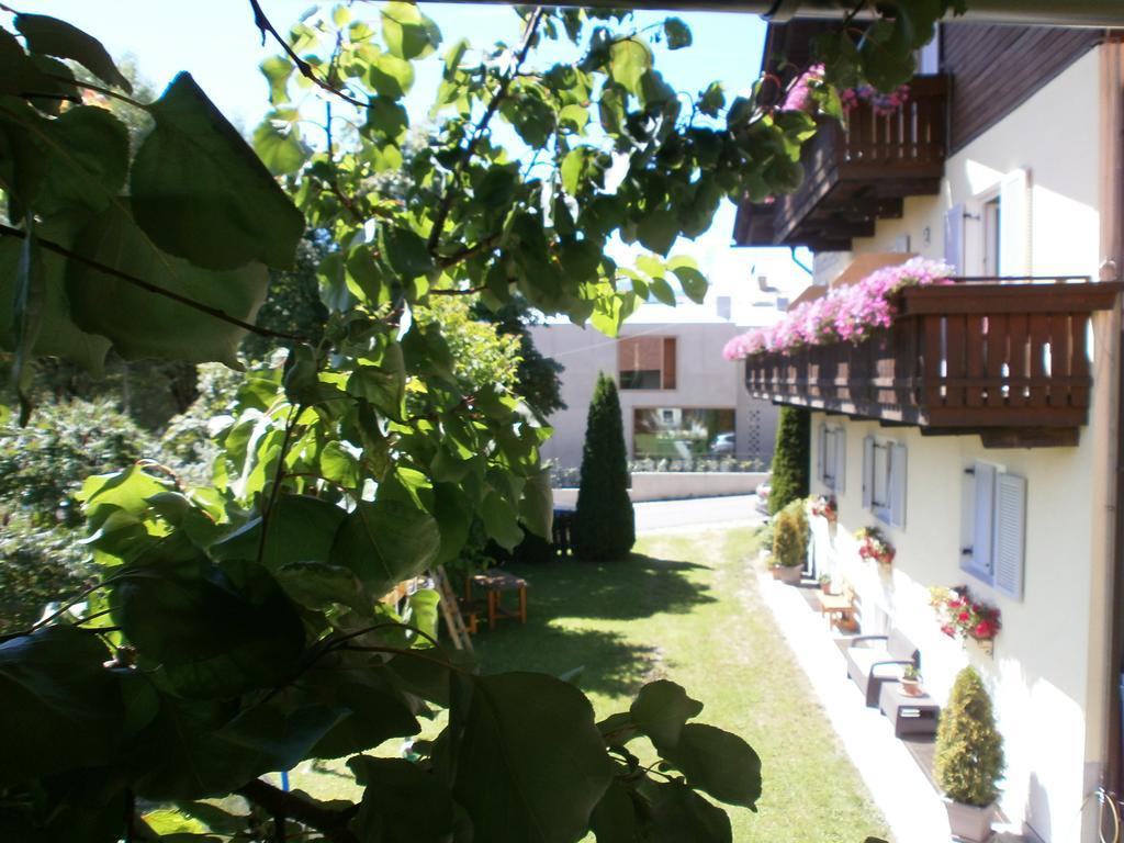 Garni Hattlerhof B&B Bruneck Exteriör bild